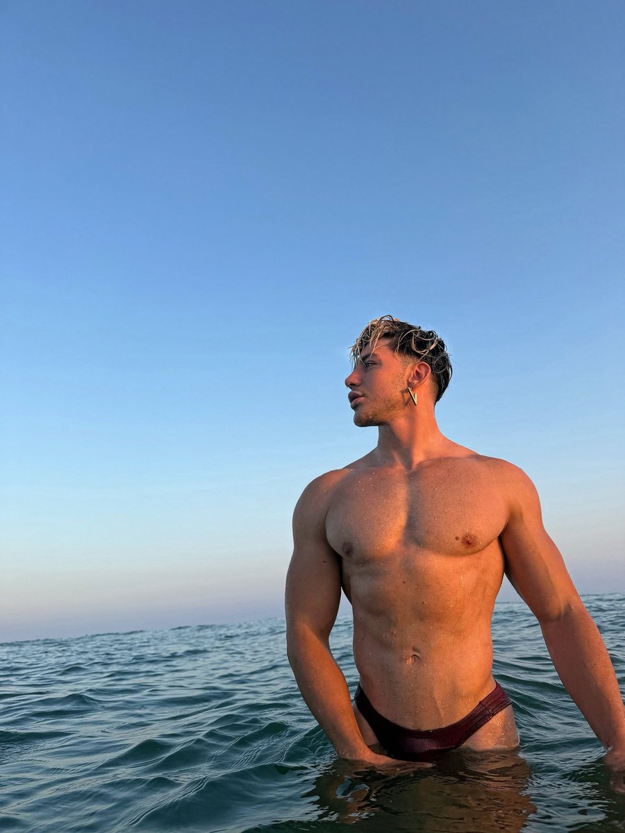 leonardoleonya's tweet photo. 🌊 https://t.co/Jw1fjydOKL