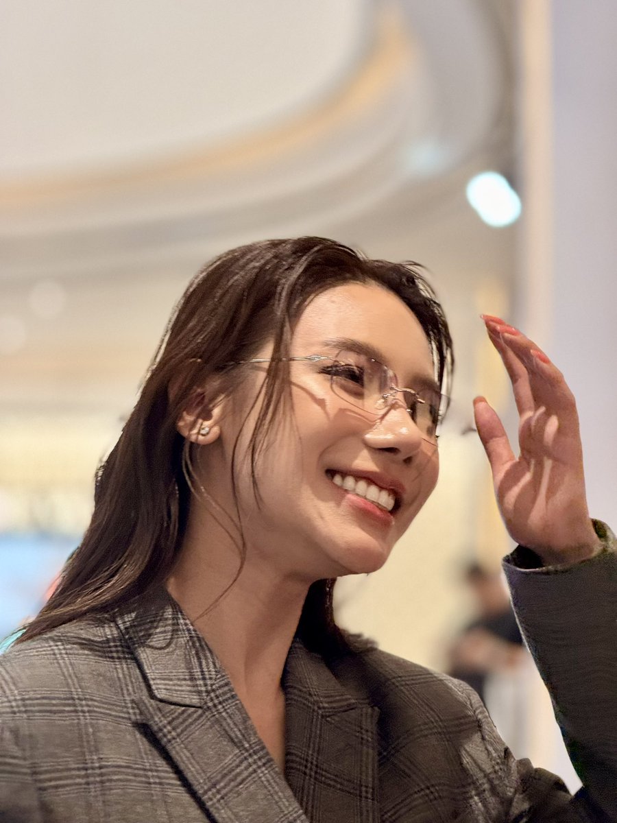 KKnoO_KC's tweet photo. แค่ยิ้มของคุณ… 😊

ORIS X OAEY
#OaeyWatchFair 
#Oaeyponchanok https://t.co/NMIqNuyq72