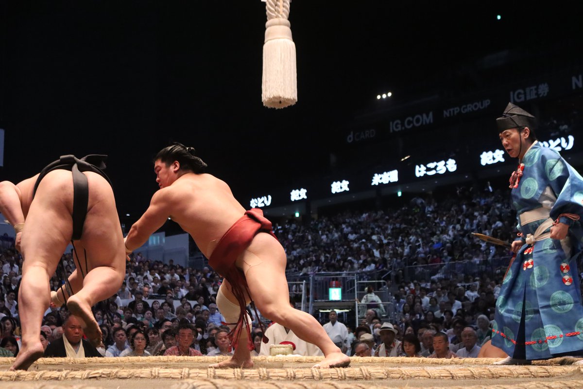 sumokyokai's tweet photo. ＜十三日目の様子＞
幕内取組
阿武剋（３勝１０敗）寄り切り　朝白龍（５勝８敗）
翔猿（５勝８敗）　押し出し　大青山（６勝７敗）
朝紅龍（８勝５敗）　突き落とし　若元春（６勝７敗）
錦富士（９勝４敗）上手投げ　　藤青雲（６勝７敗）

#sumo #相撲 #七月場所 #名古屋場所 https://t.co/AFl2Ik1nPo