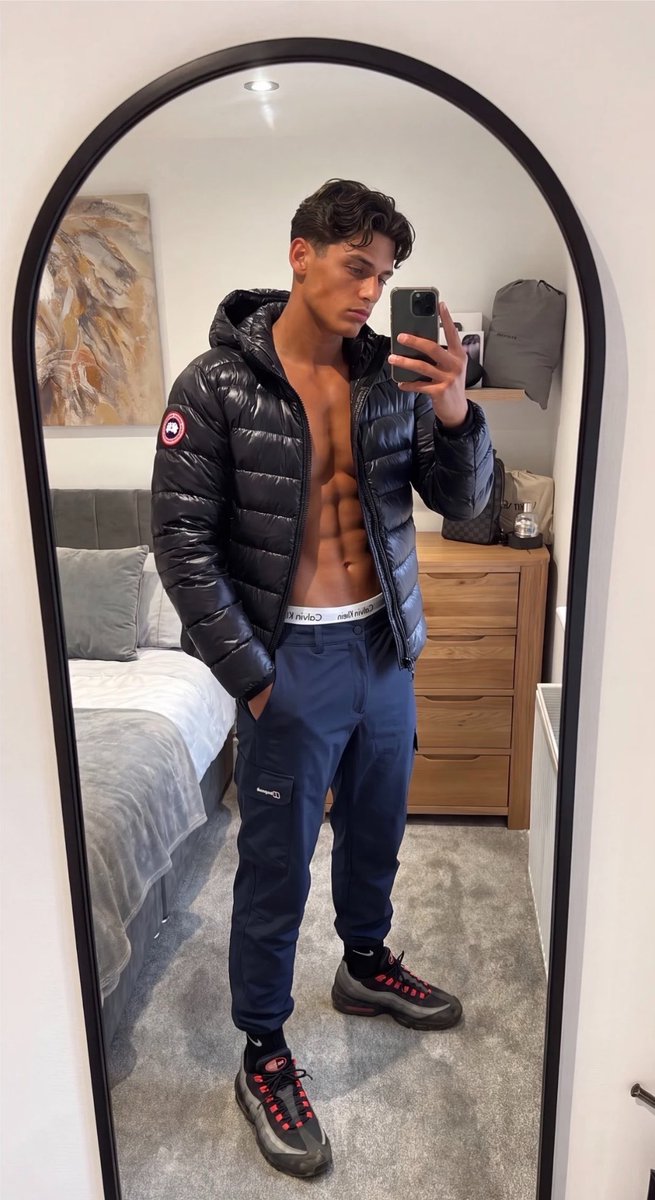 Delucarmn2's tweet photo. Would you touch me with my clothes off?😏 https://t.co/TmFVdruwjI