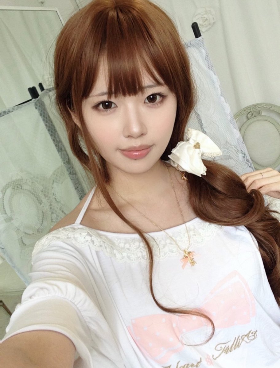 yuriyaong's tweet photo. 네번보면 죽는사람 https://t.co/FYZI4fbRsH