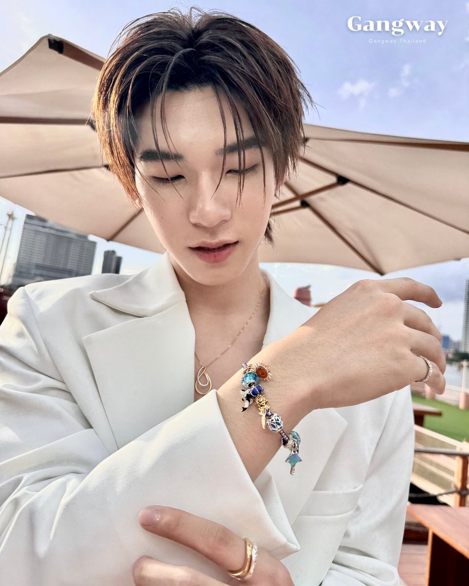 gangwayth's tweet photo. #GangwayExclusive เช็คอินแล้วครับมัม! แชะภาพ📸 ตี๋ตี๋ – วันพิชิต ในงาน PANDORA “ESSENCE OF SUMMER” ที่จะมาร่วมมิกซ์แอนด์แมตช์เครื่องประดับภายในงาน🌊☀️

PANDORA ESSENCE OF SUMMER 
#PandoraTHxTeeTee #twnpich 
#PANDORATHAILAND https://t.co/jLAPwAenRQ