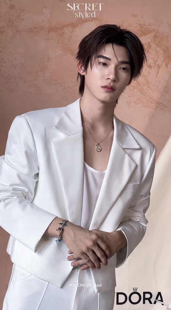 therteengab's tweet photo. คะแนนเต็ม 100 อย่างน้องต้องได้ 99 

SUMMER OF TWNPICH  

#PandoraTHxTeeTee https://t.co/3beh9nuuwT