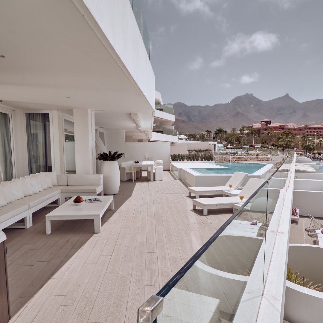 Luxury_Spain's tweet photo. Descubre @BaobabSuites, un refugio donde el tiempo se detiene y el bienestar es la prioridad. Con vistas panorámicas y un enfoque en la salud, cada rincón está diseñado para tu desconexión.  

Conoce los detalles en 
https://t.co/I2o7Zd1Q9o
#LuxurySpain #Luxury #Bienvenido https://t.co/gIZJXmYoJJ