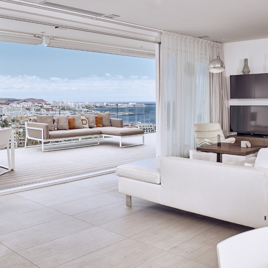 Luxury_Spain's tweet photo. Descubre @BaobabSuites, un refugio donde el tiempo se detiene y el bienestar es la prioridad. Con vistas panorámicas y un enfoque en la salud, cada rincón está diseñado para tu desconexión.  

Conoce los detalles en 
https://t.co/I2o7Zd1Q9o
#LuxurySpain #Luxury #Bienvenido https://t.co/gIZJXmYoJJ