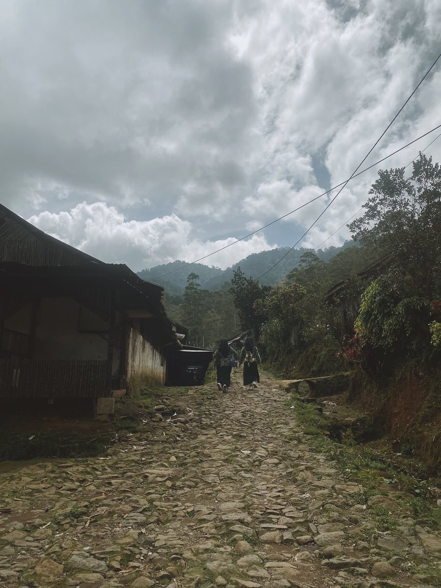 adibpikri's tweet photo. "fungsi kamera belakang" https://t.co/X5tjjA7ERx