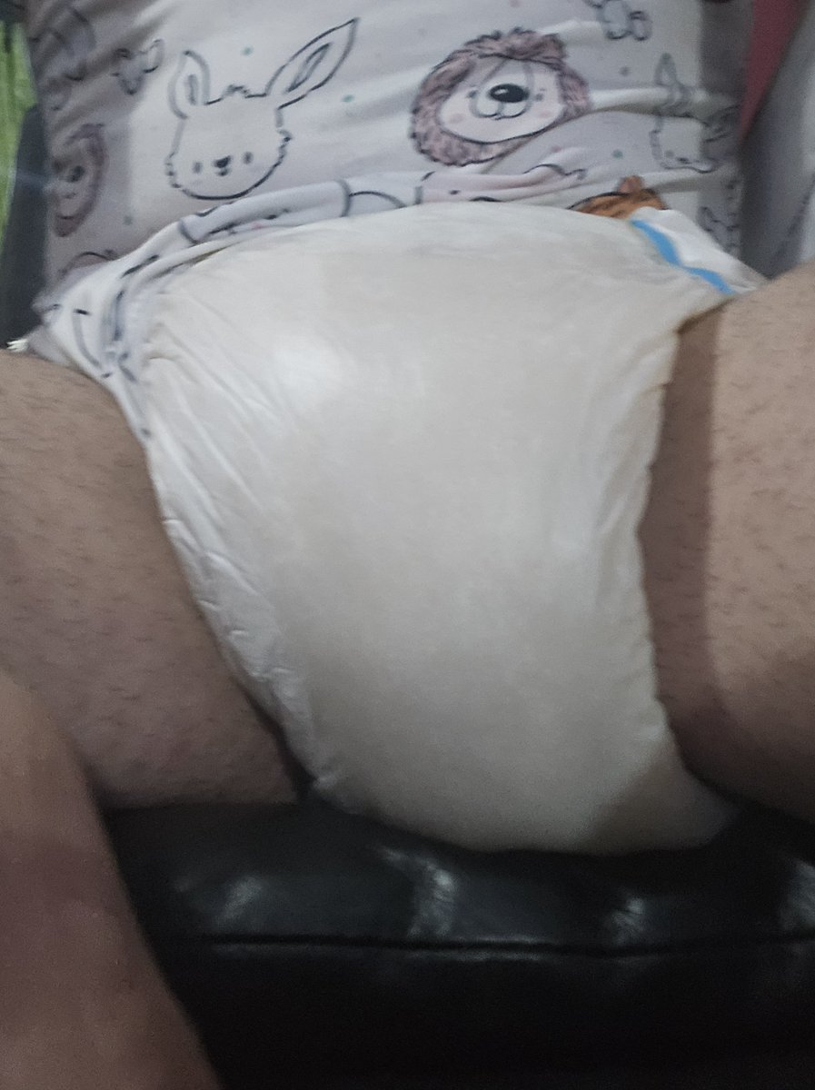 KittyKattKid's tweet photo. My first mess in a diap,  sowwy about the audio, didn't realize the music would cover the noise, I made better ones after I pwomise https://t.co/0JjESC6IZd