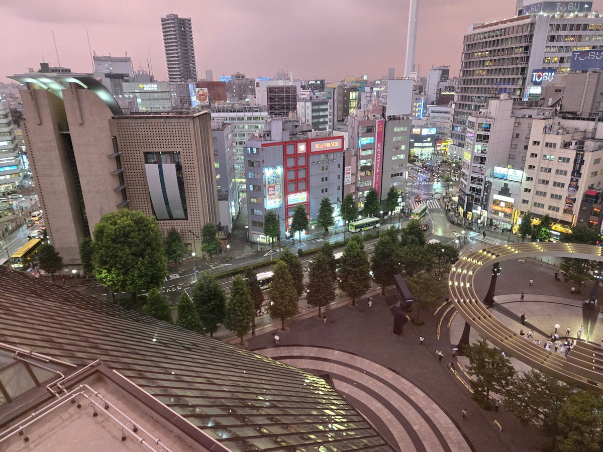 hamusuK3318's tweet photo. #東京芸術劇場 　
#劇場ツアー
行ってきました！
パイプオルガンの弾き込みをしていて
説明が体感できるレアな回でした
コンサート行ってみよ！！ https://t.co/S6KP51QE9a