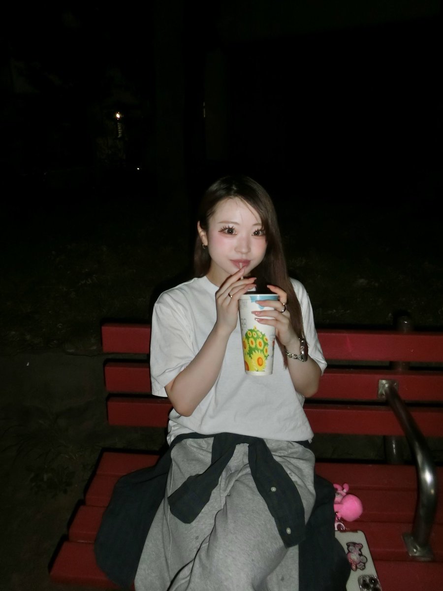 shiiiii_131211's tweet photo. 夏のデジカメ最高っ‼️🌟

この前髪懐かしい💭 https://t.co/CB5MDPqnXR