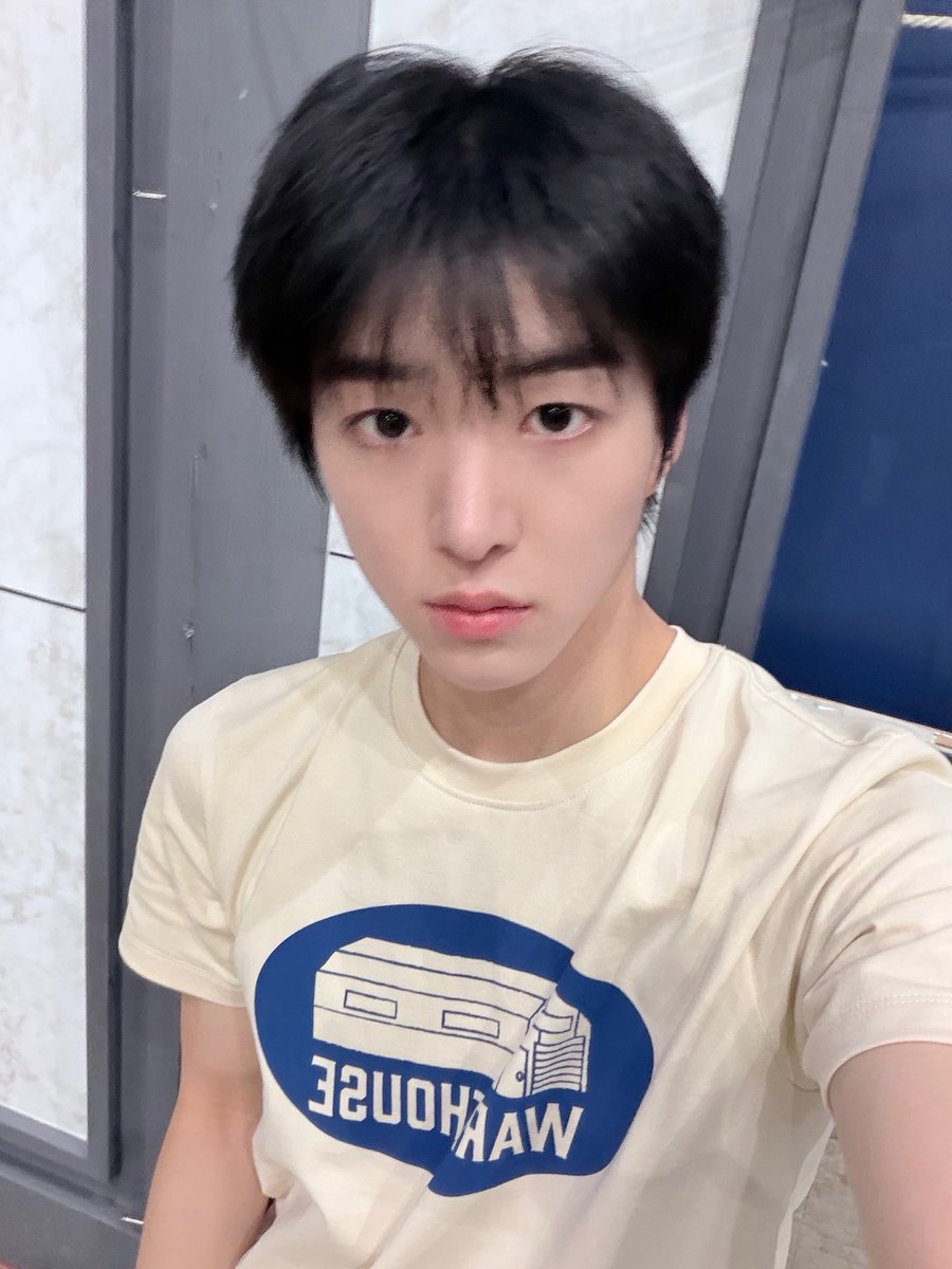 coisxly's tweet photo. 야!사랑해 https://t.co/gdRIQ0umZV