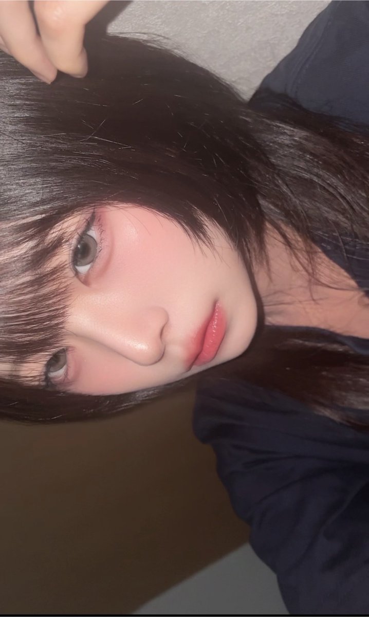 灰 tweet media