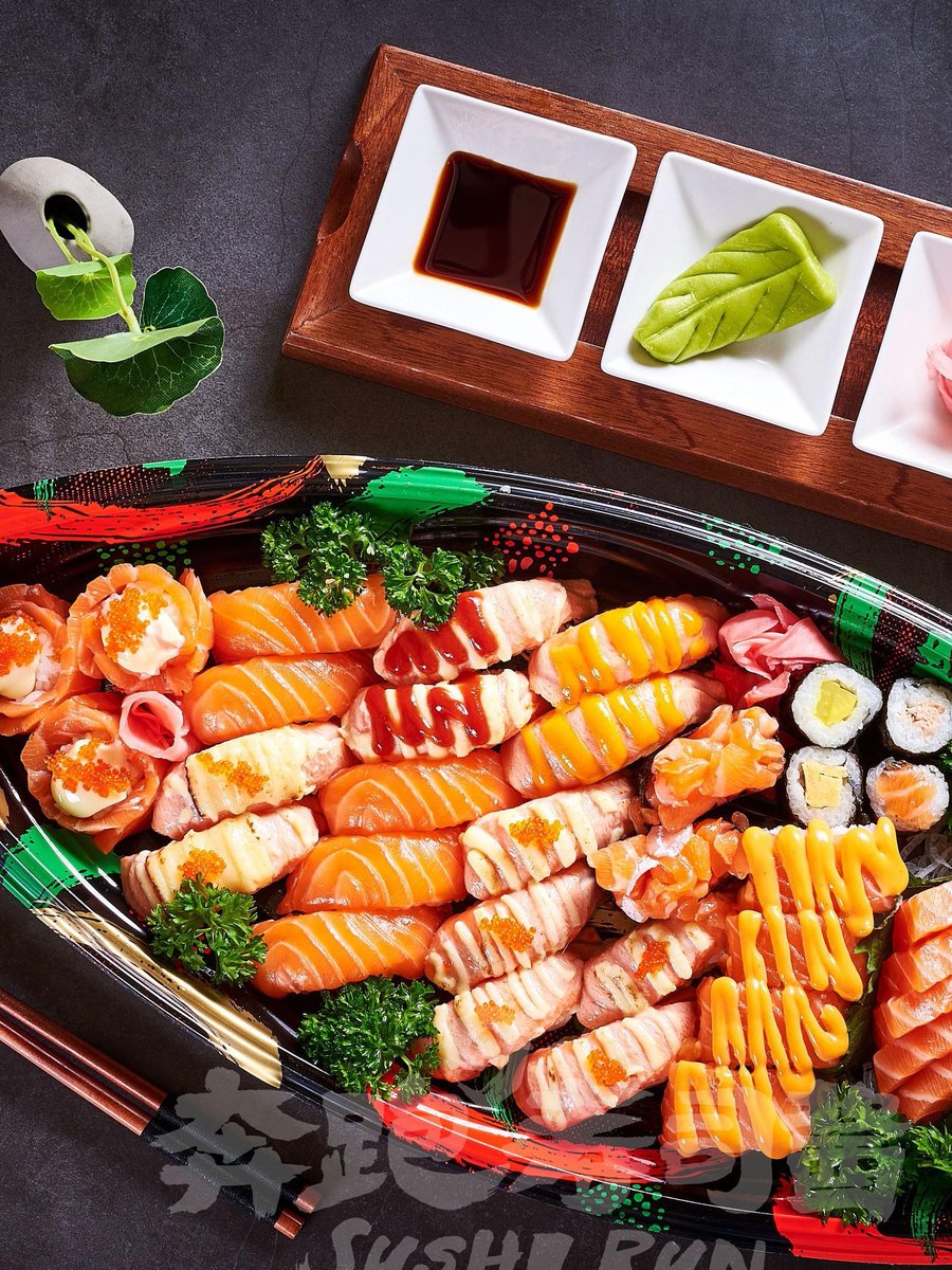 yexulll's tweet photo. Craving bold flavors Try our hand-rolled Japanese maki rolls stuffed with fresh salmon, creamy avocado and tangy wasabi mayo—each bite a little taste of Tokyo street food magic! https://t.co/MnfZzVEbUu