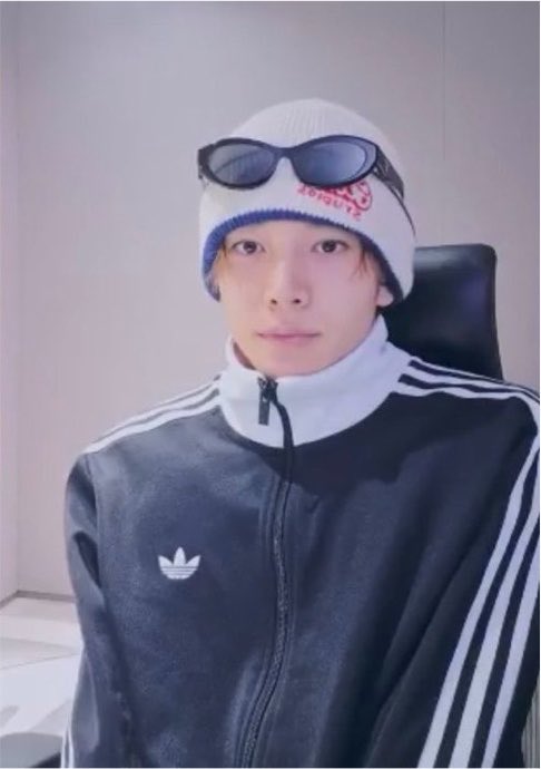 heehoonfeed's tweet photo. im starting a dating rumor https://t.co/9nA01aK0Fl