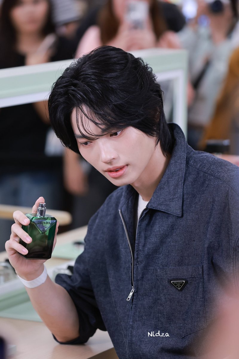 NIDZA7822's tweet photo. วินเม 🩵

PRADA BEAUTY SUMMER X WIN

#winmetawin
#PradaBeautyxWin
#PradaBeauty
#PradaMakeup
#PradaFragances https://t.co/vYspuYIBh4