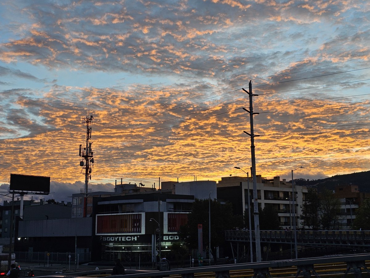 vip_xander's tweet photo. Bogotá como siempre dándola toda https://t.co/AflmyVt3H8