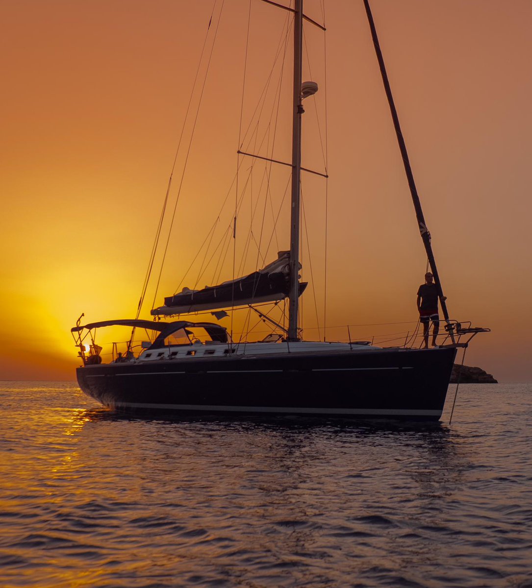 MasterOceangt's tweet photo. BENETEAU FIRST 47.7 RACE – SAILING SHIVA | FOR SALE

https://t.co/BO7bcVaCnb

#Beneteau #BeneteauFirst #BeneteauFirst477 #SailingShiva #SailingYacht #SailingYachtForSale #YachtForSale #YachtsForSale #SailingBoat #SailboatForSale #PerformanceSailing #CruiserRacer #OceanSailing https://t.co/nJHZ32BOfX