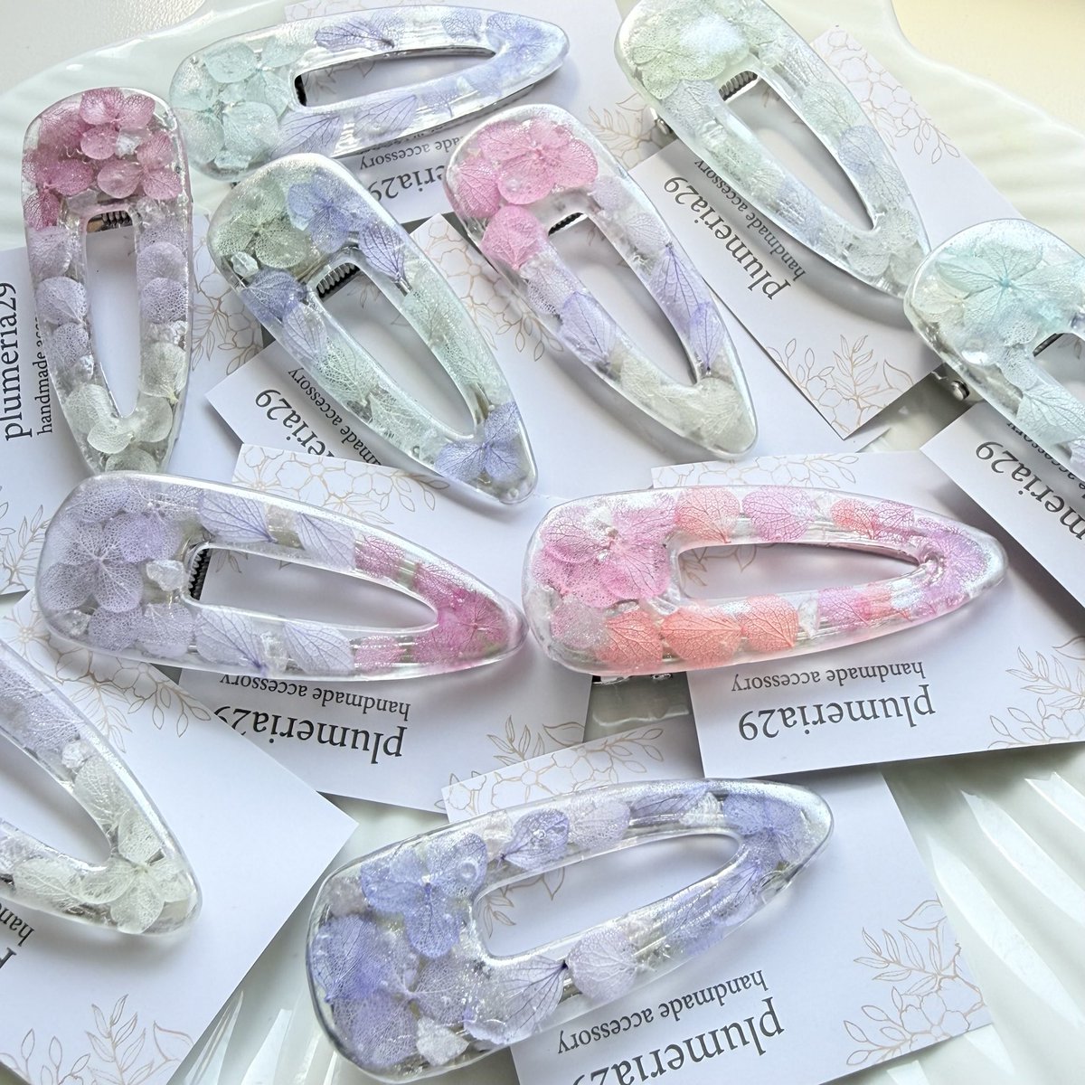 anaguma_ponpoko's tweet photo. 自由が丘で出展します🦡
アクセサリー作家のplumeria29(@jun_plumeria )と共同出展です🌷
8/1(土) plumeria29 &amp; あなぐま POP UP
11:00〜17:30  自由が丘ひかり街
＊自由が丘正面改札から徒歩約5分(文房具屋さんのすぐ隣です🦡)

あなぐま通信vol.3を配布予定です😉通信だけ欲しい方もぜひ！笑 https://t.co/ltLnQ8hVQG