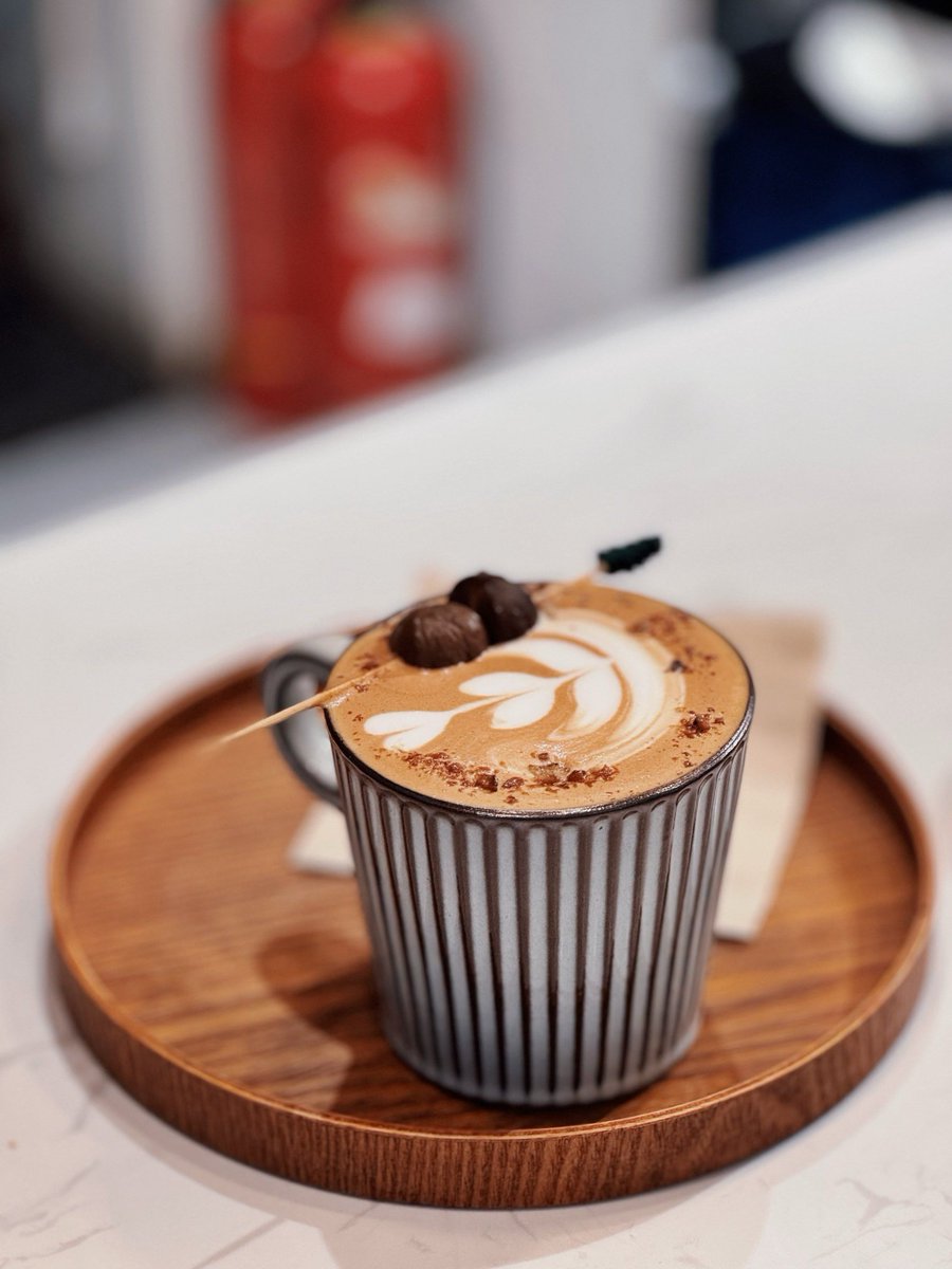 guigamer411's tweet photo. Just tried the new café’s matcha latte with sea salt foam—game changer for my morning routine! https://t.co/W2p7Qri4A2