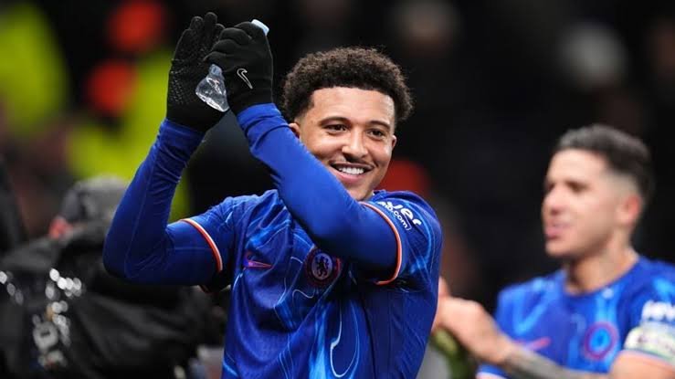 Maxwell_43mk's tweet photo. Serious question for Chelsea fans:

Jadon Sancho is still a free agent. If the club announced his return tomorrow, would you be happy or disappointed?

Who wants Sancho back at Chelsea? 👀💙 #CFC #CFCFans https://t.co/HR4qxgABCL