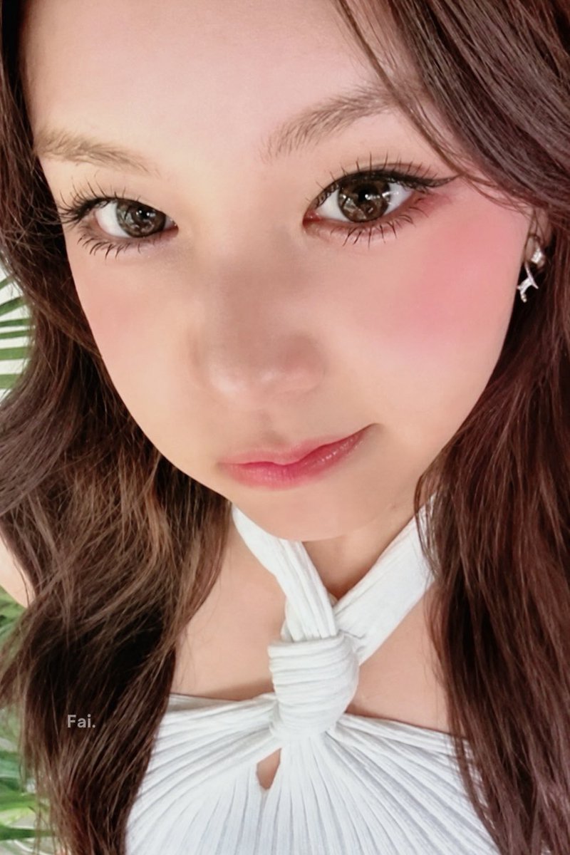 Mschaenie's tweet photo. Riri mochi is the CUTEST 😙😙🤏🏻 https://t.co/hnDfCye4bQ