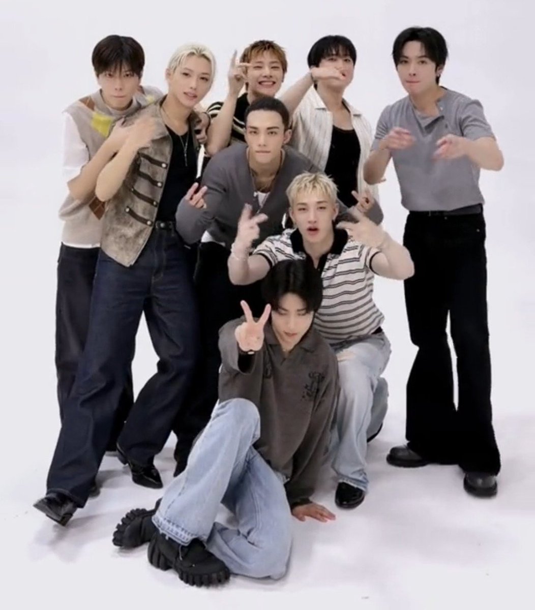 MlNHORIZON's tweet photo. FAMILYYY!!!! https://t.co/BUtBvEtfzt