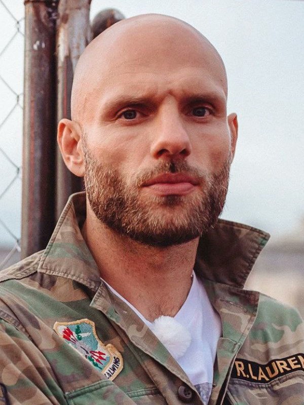 pro100Chyort's tweet photo. Remember: who prey on the weak are even weaker. My whole life, I fight those who were stronger than mi. I’m not ashamed of how many times I’ve lost. In the end, I am stronger.
Andrew Tate, ya’re just a pussy hiding behind a persona. https://t.co/xvt7bauRLa