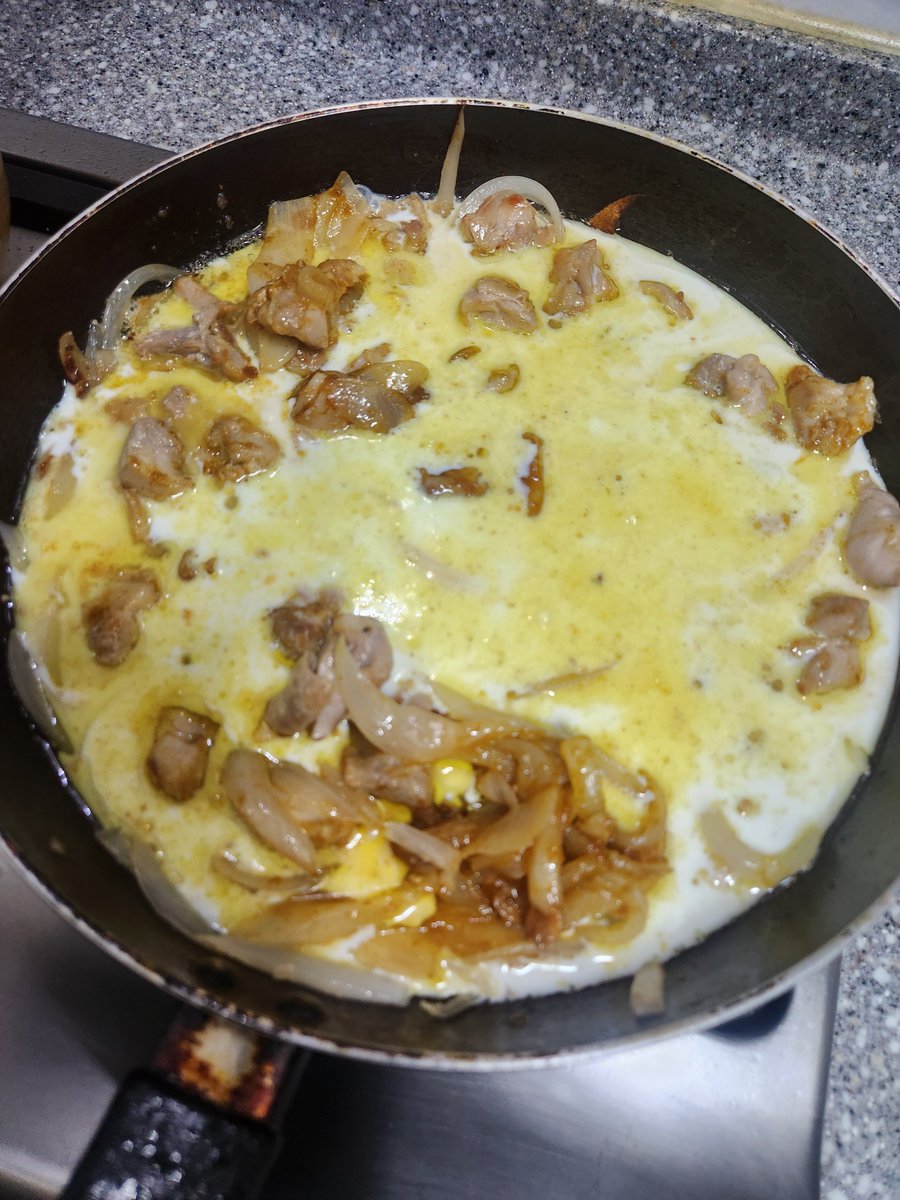 monjaa960's tweet photo. 오늘은 닭다리살 카레를 맹그러 먹었어요~
좀느끼해서 다음엔 카레를 더넣던가 해야할듯 https://t.co/6j1vfUqMF9