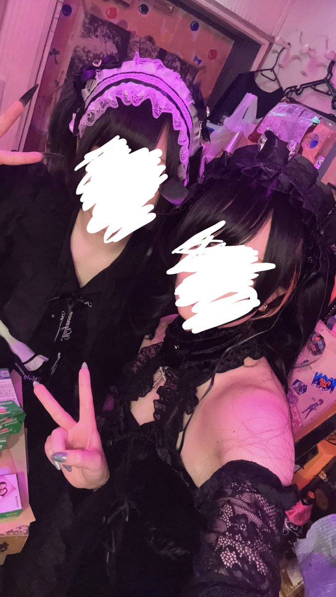 BAR_guri_melt's tweet photo. めるとオープン✨

本日は頑張っておめかしした
2人のオーラス♡
ゆづるﾁｬﾝ🦄🩷 @sakenomi_man_y 
ぃゃだﾁｬﾝ😈🩷 @iyaDoQ 

フードもあるよ！
L.O.4:30までお待ちしてま〜す！ https://t.co/jjEwPCErpg