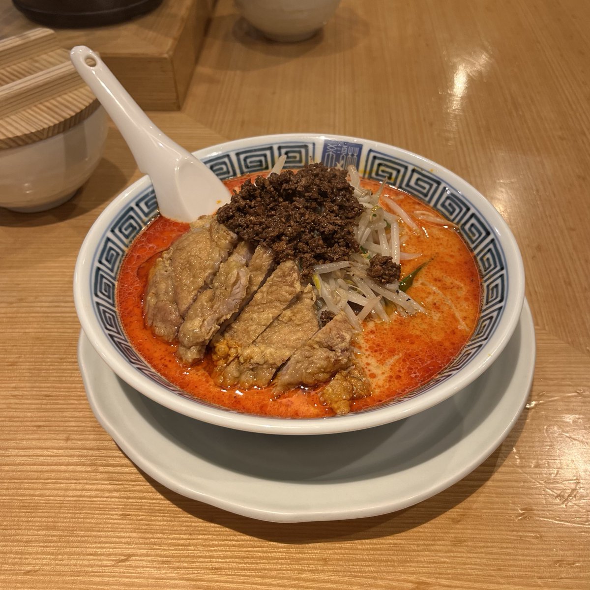 coffee_flash72's tweet photo. 希須林 赤坂
排骨担々麺(中辛)
きすみんみたいな店名
ほどよい辛さに白ゴマのミルキーなマイルドさが中和しててGOOD https://t.co/l2JDLy6wVz