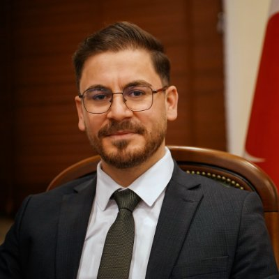 munhasir_82's tweet photo. 🟢HÜDA PAR Genel Başkan Danışmanı Hamdullah Er:

"Konser ve festival adı altında düzenlenen etkinlikler, yolsuzluk kalemlerinden biridir. 

Nerede kamu kaynaklarıyla düzenlenen bir konser, festival varsa orada çalınan kaynaklarımız vardır." https://t.co/XmEJ3ag54J