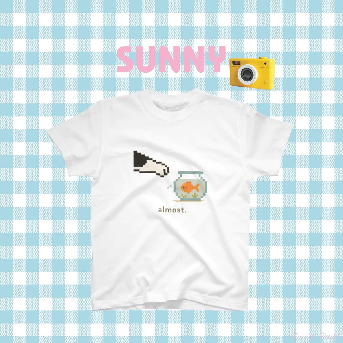 HibiPixel's tweet photo. #SUZURIのTシャツセール🎐
＼  全品1,000円OFF ／

ちょこっと夢中な、夏の一枚。

🐟 https://t.co/BEd2crBLGd

#pixelart #ドジかわ #猫のいる暮らし https://t.co/GwAjlBiL6u