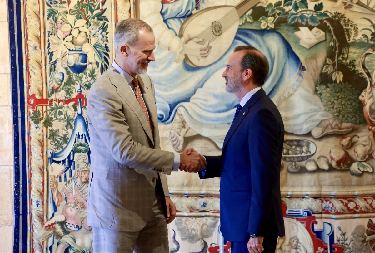 ParlamentIB's tweet photo. El president del Parlament, @glesenne, ha mantingut la tradicional audiència amb el rei Felip VI.

Notícia 👉https://t.co/48BgkBZMTi https://t.co/eQwoTKvxWS