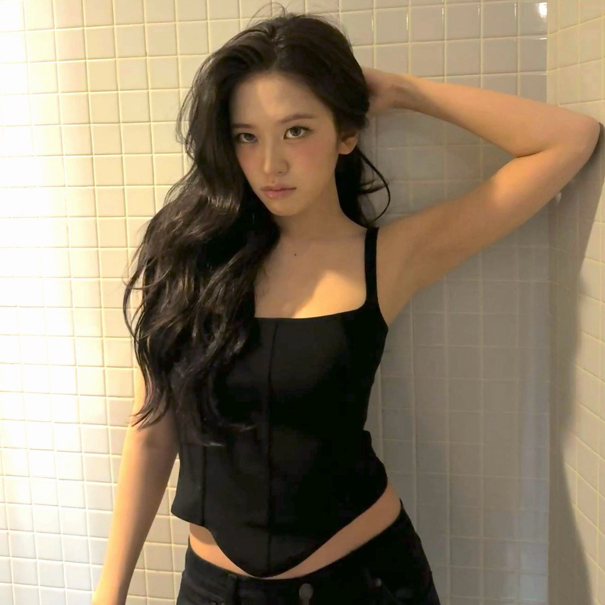 ivepics_'s tweet photo. yujin instagram update https://t.co/yQ0rOHDVgC
