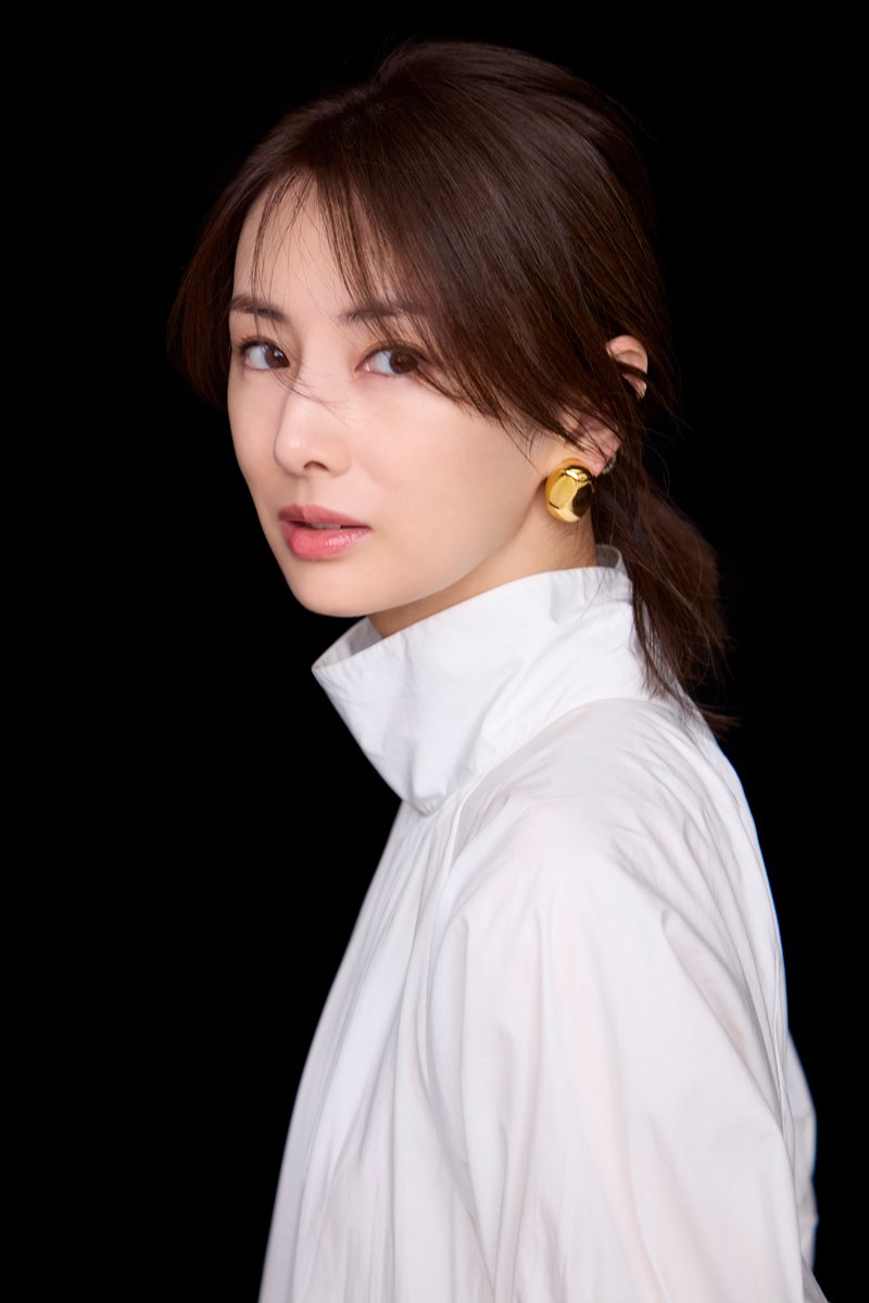 24hourTV's tweet photo. ◤#24時間テレビ49 スペシャルドラマ解禁◢

主演を務めるのは #北川景子 さん

喉頭がんで声を失った
希代のヒットメーカー #つんく♂さんと
彼を支える家族の実話をもとにした物語を
妻・加奈子さんの目線から描きます🎬

北川さんは
主人公となる妻・加奈子役を演じます

脚本は数々の名作を手がけてきた
#岡田惠和 さんが担当！

北川💬"奥様のチャーミングなお人柄を再現できるよう努めます。"

つんく♂💬"妻、加奈子が「わ！北川景子さんが演じるの？どうしよう、どうしよう」と自分が演じるわけでもないのに、日々テンパってます（笑）。"

さらに、北川さんは、今回、#24時間テレビ のスペシャルサポーターにも就任！

詳しくはこちら👇
https://t.co/4wcQsxX2YF

🗓️8月29日(土)よる9時過ぎ放送予定です