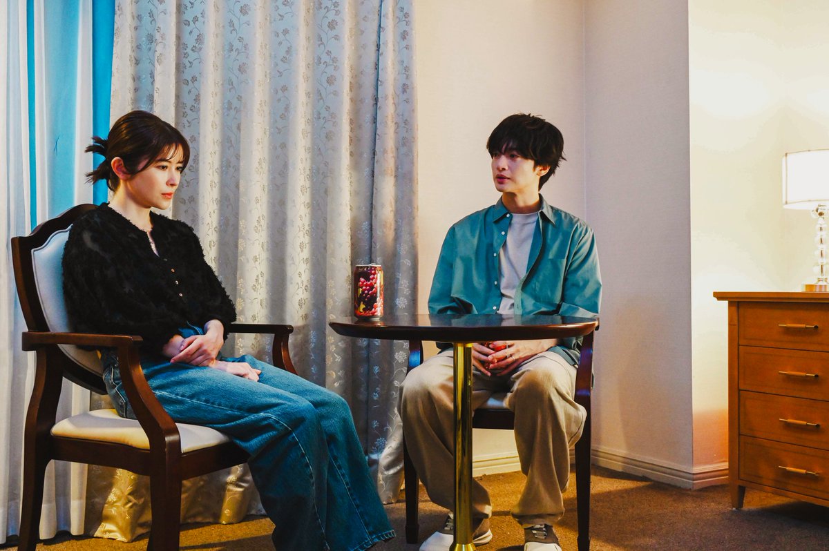 oricon's tweet photo. 📺ドラマ『マイ・フィクション』第5話
⠀
目まぐるしい展開に混乱
玉森裕太“伊川”らに戦慄の記憶が襲いかかる
https://t.co/UuRQQcHs8l
⠀
玉森裕太、森川葵、宮澤エマ、野村周平
国仲涼子、ジャンボたかお、佐戸井けん太
⠀
#マイフィクション https://t.co/XzN3nGlcQF