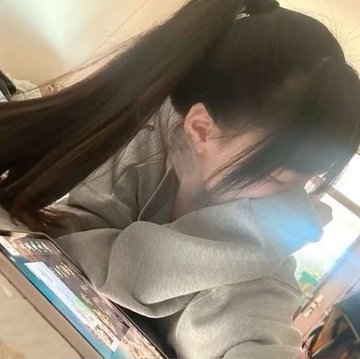 threatingbun's tweet photo. 一人で始めた親友のﾅｵ声こっそり録音したwww https://t.co/eJLtfM7ug7