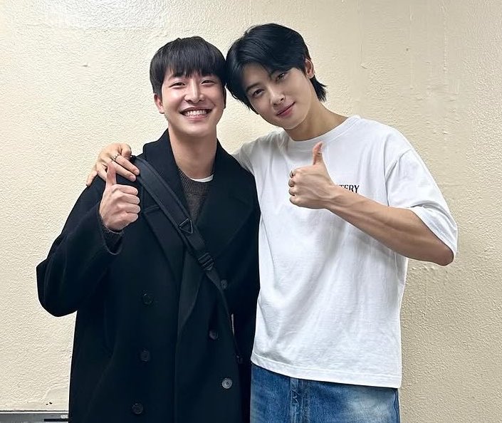 ad0rab11e's tweet photo. 우정 영원하길...🫡!!! https://t.co/aUceVJ0tPB
