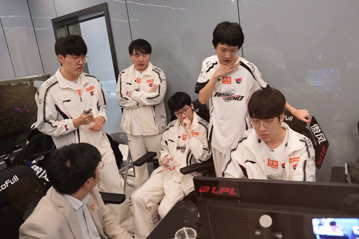 AnyonesLegend's tweet photo. Today's AL. We are one.🐼

#LPL #AL #ALWIN #PANDISMO https://t.co/PDcS1ZBA0U