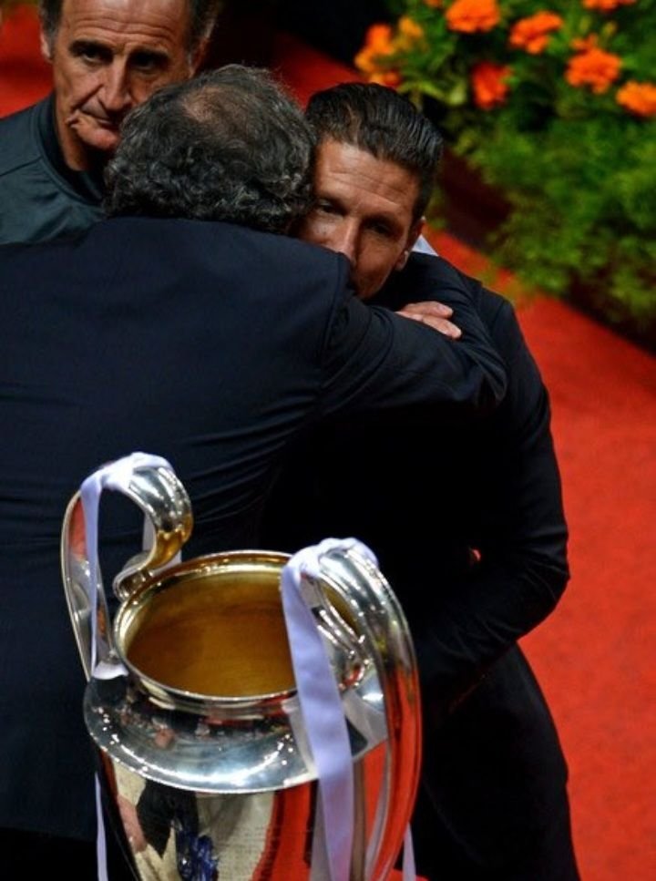 AtletiFin19's tweet photo. IT'S NOT OVER YET. I KNOW YOU'RE BRINGING THE TROPHY BACK TO US NEXT SEASON, ALONG WITH THE UCL❤️🤍🏆

WE'LL LEAVE LA LIGA FOR VILLARREAL TO WIN https://t.co/3BwmlxRm0A