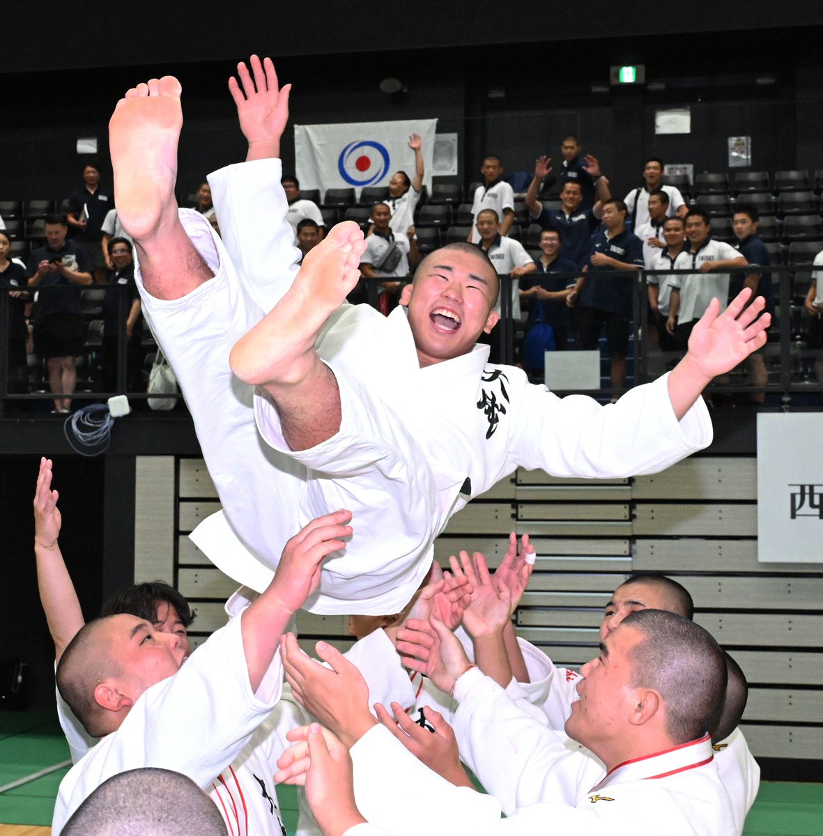 kinshuki_nnp's tweet photo. 【#金鷲旗高校柔道大会】
男子初優勝の大成
大将の吉田征矢選手が最優秀選手

優秀選手10人も発表

▼記事はこちらから▼#金鷲旗
https://t.co/OWkcf3A9W2 https://t.co/f5CvNn2uVE