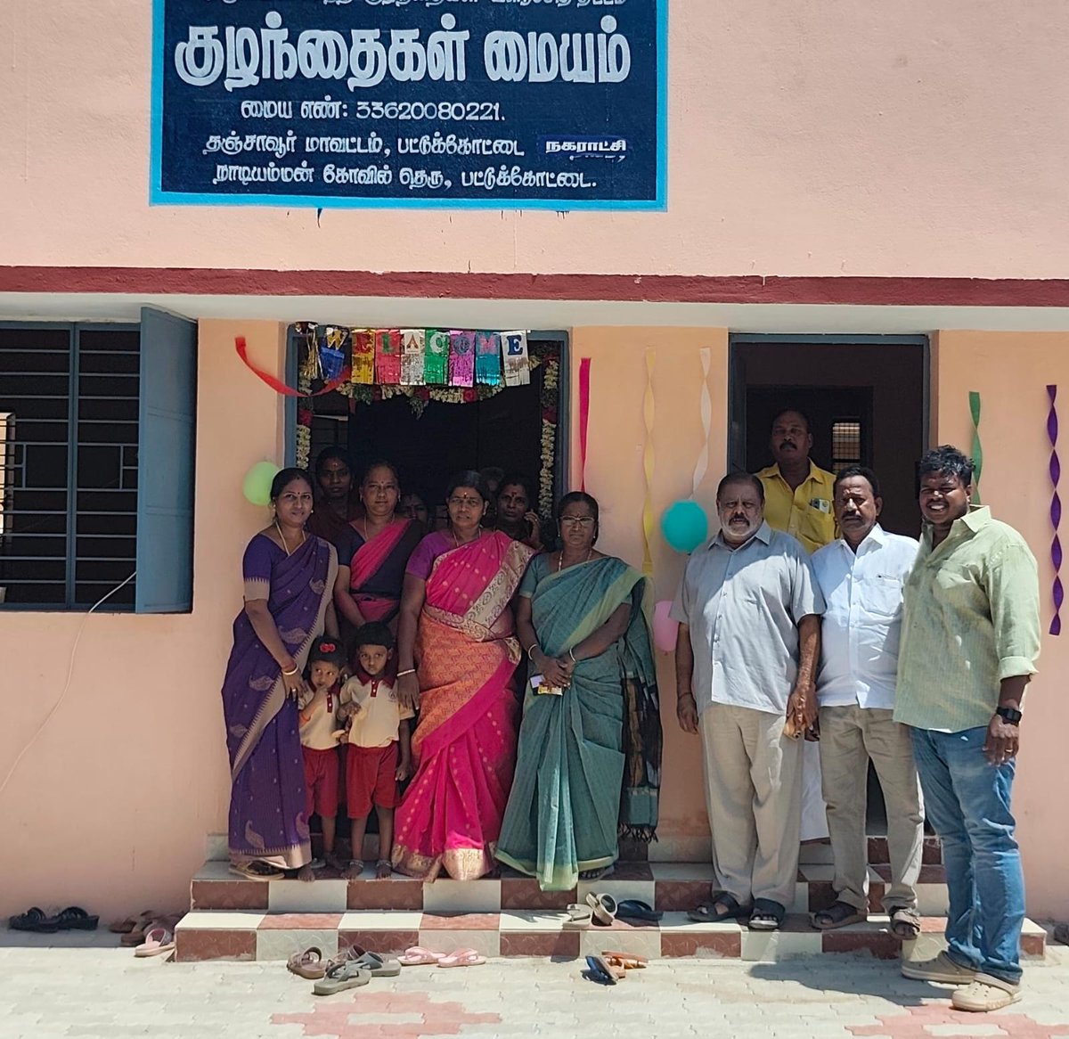 Sridharexmc's tweet photo. பட்டுக்கோட்டை வார்டு_26  NGGO_காலனி 2 வது தெருவில் புதிதாக கட்டப்பட்ட குழந்தைகள் மையத்தை இன்று காணொலி காட்சி மூலம்  திறந்ததை ,  பட்டுக்கோட்டையில் குழந்தைகள் மையத்தை நகர்மன்றதலைவர் S.#சண்முகப்பிரியா.M.C.A. , 26 வது வார்டு நகர்மன்ற உறுப்பினர் #கலையரசி 
அவர்களால் திறக்கப்பட்ட போது.. https://t.co/nTmfhzTIKx