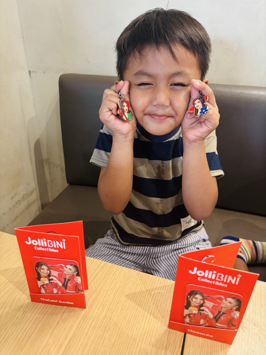 renx0226's tweet photo. Lucky pull! 💚💙✨ Jholet ang nakuha ng pamangkin ko! 🫶🌸 #JolliBINI #Jholet https://t.co/46ZNFPhExu