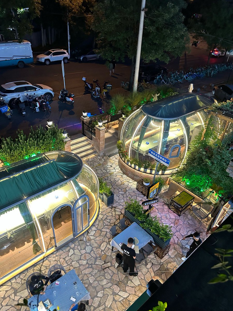 gimminj53895274's tweet photo. Just discovered this hidden rooftop café in downtown with 360° city views u0026 the best cold brew I’ve had all year—perfect spot to unwind after a busy work week! https://t.co/cWSifHGrvq