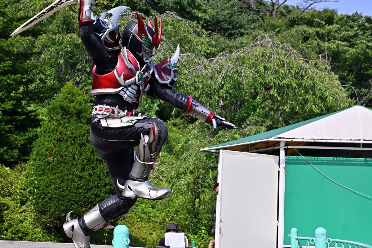 yunoka1102's tweet photo. 2026.7.19
仙台八木山ベニーランド
 #破牙神ライザー龍
ストレイフォーム

剣の逆手持ち、たまらん❣️
殺気に満ち満ちてるストレイフォーム、たまらん❣️
やっとストレイフォームが怖く感じなくなってきた
暴走フォームだから、最初は怖かったなぁ。 https://t.co/i93M5Dsuqg