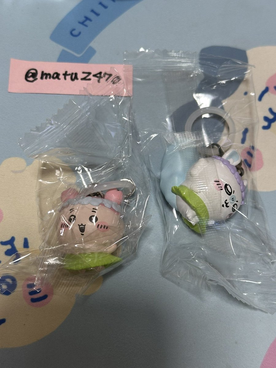 matu2470's tweet photo. 【交換】映画 ちいかわ 入場者特典 チャームミニフィギュア

譲:モモンガ、カニちゃん（古本屋さん）

求:ちいかわ、ハチワレ

2:2交換希望

郵送にて交換希望です。
よろしくお願いします。 https://t.co/X87UuYxJr5
