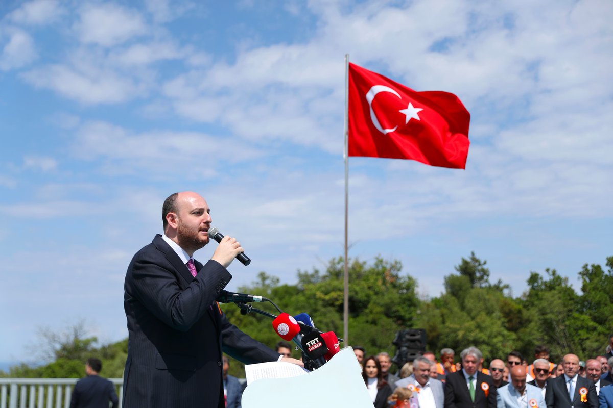 abuyukgumus's tweet photo. Ulaştırma ve Altyapı Bakanımız Sayın @a_uraloglu’nun katılımıyla Yalova-Armutlu yolumuzun açılışını gerçekleştirdik.

Toplam 6 bin 140 metre uzunluğunda 6 tünel, 4 viyadük, 5 köprü ve 3 hemzemin kavşaktan oluşan yolumuzun Yalovamıza ve bölgemize hayırlı olmasını diliyorum.

Güçlü ulaşım altyapımızla #TürkiyeHızlanıyor 🇹🇷