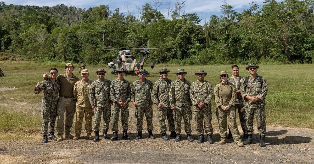 MalaysiaMonitor's tweet photo. 𝟮𝟰 𝗝𝘂𝗹 | 𝗘𝘅𝗲𝗿𝗰𝗶𝘀𝗲 𝗞𝗲𝗿𝗶𝘀 𝗦𝘁𝗿𝗶𝗸𝗲

Tentera Darat training alongside the 1st Aviation Regiment of the Australian Army. This is the first time Australian Tiger ARHs participated in the exercises.

Kota Belud, Sabah.
Src - @ADFinMalaysia https://t.co/FusI0SshoT