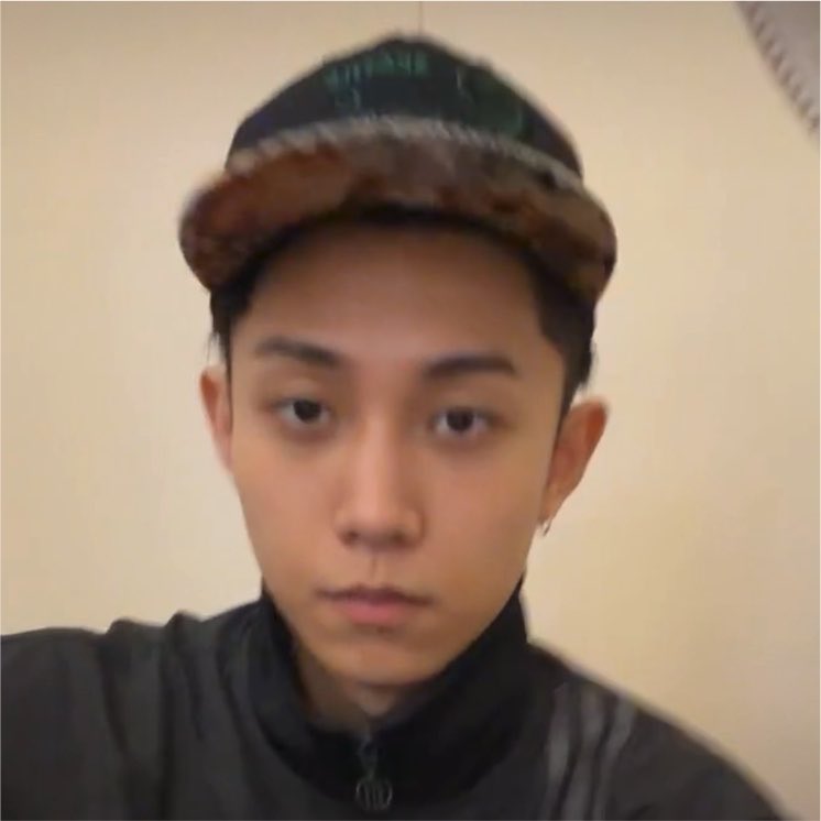 ryuxl9's tweet photo. 쌩얼 개조흠//… https://t.co/ET5UpQMqWs