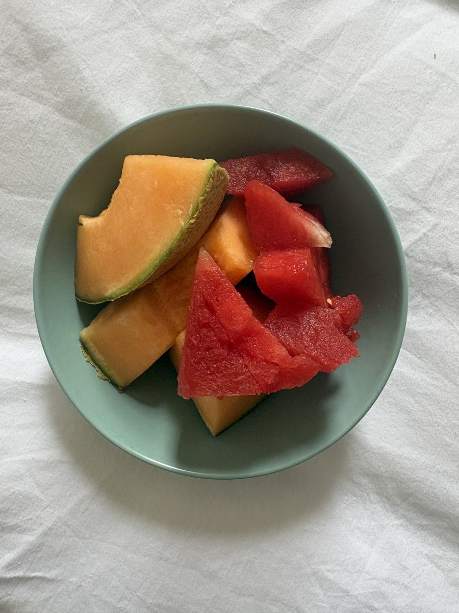 geniecals's tweet photo. can anyone do a cal estimate? i dont have any batteries for my scale https://t.co/m8hZucJb8o
