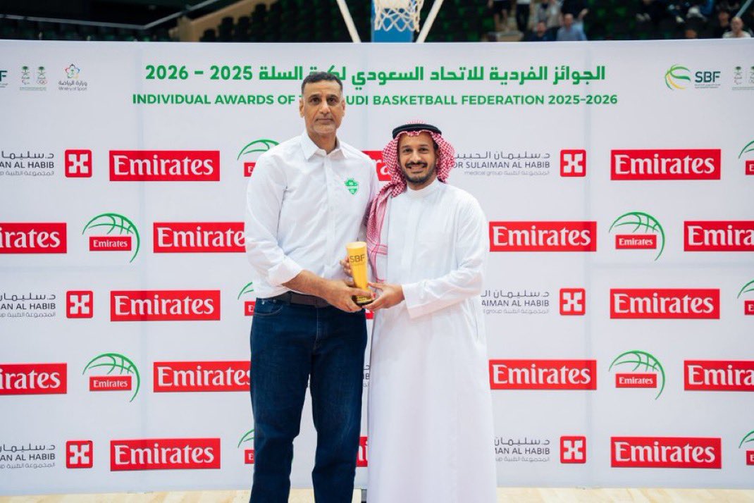 ittfc30's tweet photo. 🚨🏀 — بعد اغلاق سلة الأهلي ..

اما آن الاوان لعودة علي السنحاني الى بيته ؟ 🟡⚫️

أسطورة اتحادية قدم الكثير لاعب او مدرب ، صنع ربيع ذهبي مع الاتحاد وحقق العديد من الانجازات ، ويواصل تطوير نفسه عام بعد عام حتى اصبح برأيي ، افضل مدرب سعودي في تاريخ كرة السلة ..

بدل البحث عن اسماء اجنبية متواضعه ، الاتحاد يملك ابن من ابنائه يعرف النادي وتاريخه وثقافته ، ويستحق العودة اكثر من اي خيار آخر ..

هاتوه … بيته اولى به 💛💛💛💛💛